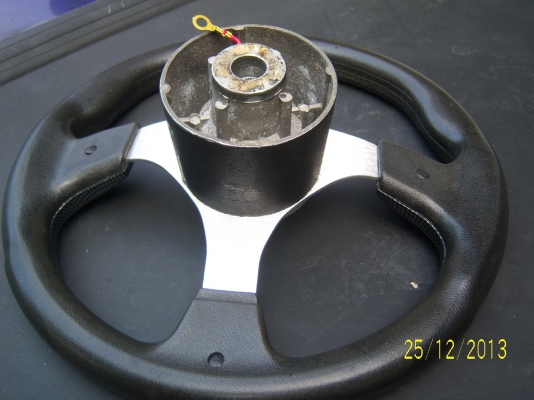 พวงมาลัยพร้อมคอ