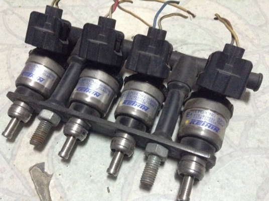 ชุดหัวฉีด keihin สีเหลือง 4 หัว 3000 บาท