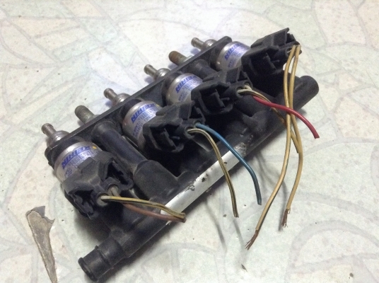 ชุดหัวฉีด keihin สีเหลือง 4 หัว 3000 บาท