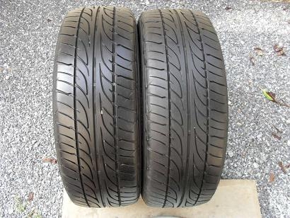 ขายยาง DUNLOP SP SPORT LM703 ปี12 1เส้น ปี11 1เส้น(1คู่) 205-55-16 ราคา1,800