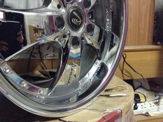 แม็กโคเมี่ยมขอบ17 สภาพใหม่ 5 รู 114 สี่วง 8500 บาท แม็กโคเมี่ยมขอบ17 สภาพใหม่ 5 รู 114 สี่วง 8500 บาท