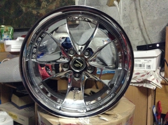 แม็กโคเมี่ยมขอบ17 สภาพใหม่ 5 รู 114 สี่วง 8500 บาท