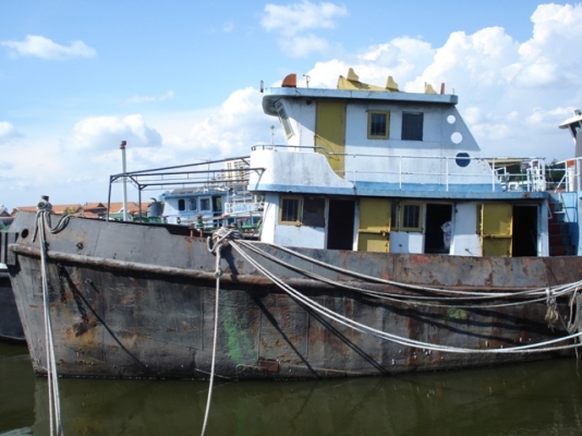 ** ขายเรือยนต์**