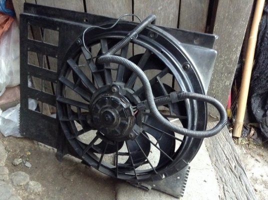 พัดลมไฟฟ้า volvo 960 ไฟเล็ก 1800 บาท พัดลมไฟฟ้า volvo 960 ไฟเล็ก 1800 บาท