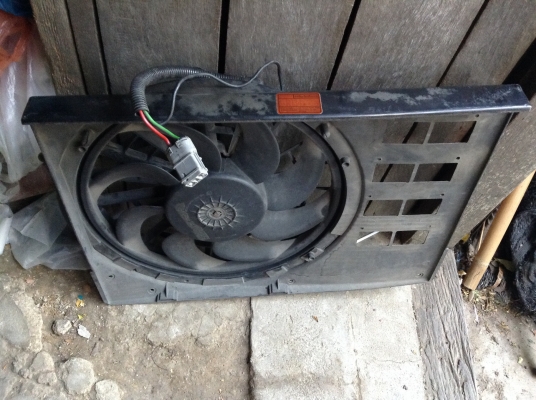 พัดลมไฟฟ้า volvo 960 ไฟเล็ก 1800 บาท พัดลมไฟฟ้า volvo 960 ไฟเล็ก 1800 บาท