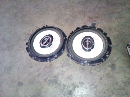 ลำโพง6นิ้ว