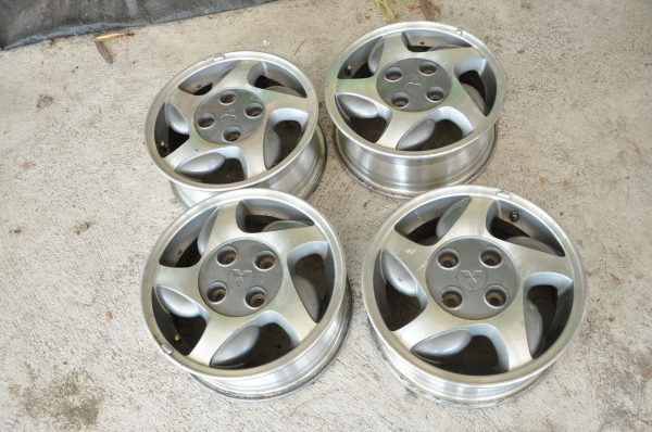 ขายล้อ mitsubishi ขอบ 15 นิ้ว มือสองญี่ปุ่น ขอบ 15 นิ้ว
