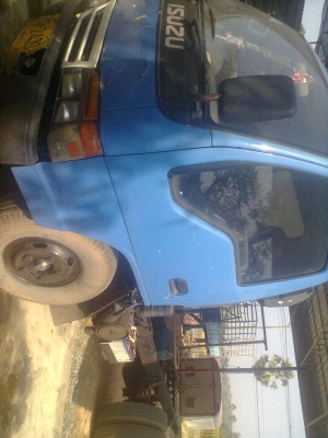 ขาย ISUZU หกล้อกลาง120แรง สภาพพร้อมใช้งานราคาเบาๆ รถห้างแท้ปี47