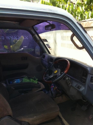 ขายถูก รถตู้ นิสสัน URVAN ปี 92 ขายถูก รถตู้ นิสสัน URVAN ปี 92