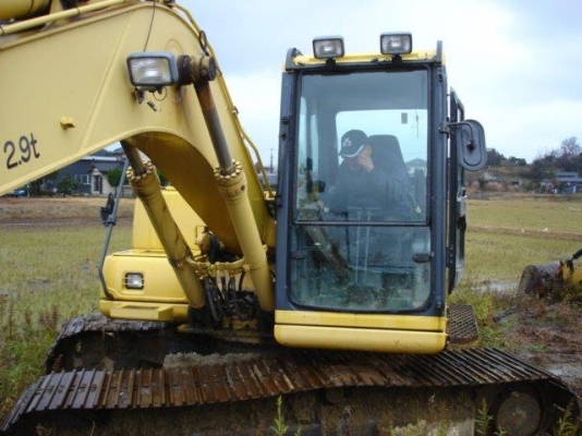 New Japan Stock PC120-6E S/N: 73045 YR2006 5,625 ชม. กริ๊ป ๆ ครับ