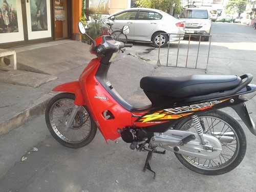 Wave 100 ปี 47 ไมล์ฟ้า รถบ้าน เดิมสุดๆ ชุดสีสวย เครื่องแน่น เอกสารพร้อม Wave 100 ปี 47 ไมล์ฟ้า รถบ้าน เดิมสุดๆ ชุดสีสวย เครื่องแน่น เอกสารพร้อม