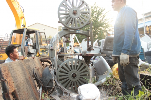 ขายเครื่องเลื่อยไม้ ของนำเข้า แบบมอเตอร์ไฟฟ้า ไฟ200V ราคา 68,000บาท ขายเครื่องเลื่อยไม้ ของนำเข้า แบบมอเตอร์ไฟฟ้า ไฟ200V ราคา 68,000บาท