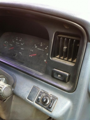 ขายถูก รถตู้ นิสสัน URVAN ปี 92 ไม่มีเครื่อง 32000!!!