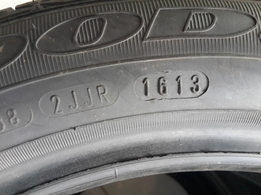 ขายยางขอบ 16 Goodyear Excellence 185-55-16 ปี12 3เส้น ปี13 1เส้น