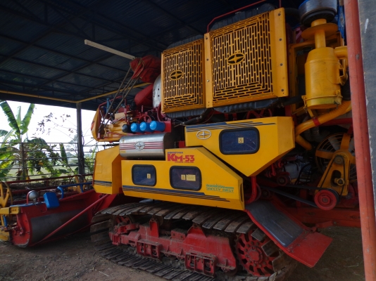 ขายด่วน รถเกี่ยวข้าวศักดิ์พัฒนา 210 แรงม้าเทอร์โบ ( อุ้ม 2.5 ตัน) ขายด่วน รถเกี่ยวข้าวศักดิ์พัฒนา 210 แรงม้าเทอร์โบ ( อุ้ม 2.5 ตัน)