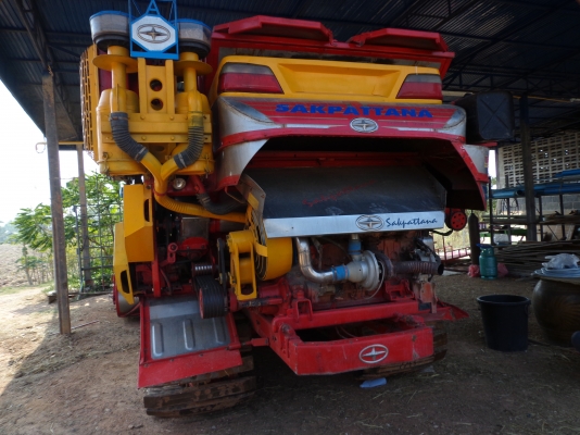 ขายด่วน รถเกี่ยวข้าวศักดิ์พัฒนา 210 แรงม้าเทอร์โบ ( อุ้ม 2.5 ตัน) ขายด่วน รถเกี่ยวข้าวศักดิ์พัฒนา 210 แรงม้าเทอร์โบ ( อุ้ม 2.5 ตัน)