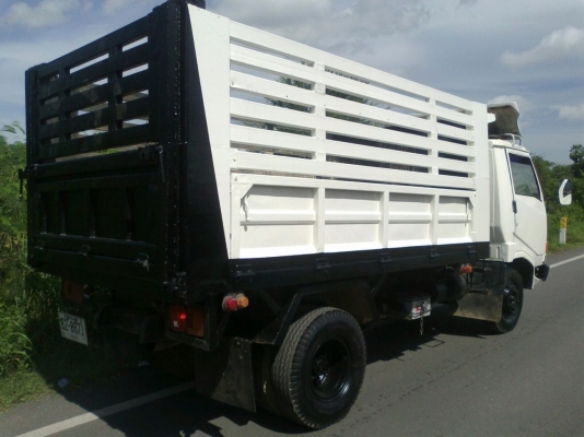 รถหกล้อดัมพ์ HINO KM777 ปี 35 คอกสูง เครื่อง 117 แรงม้า สภาพพร้อมใช้งาน 480,000