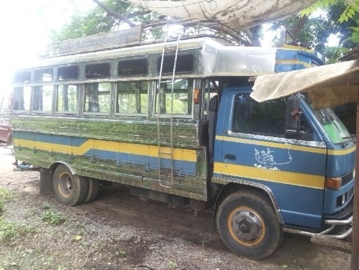 รถเมล์หกล้อ ISUZU NPR