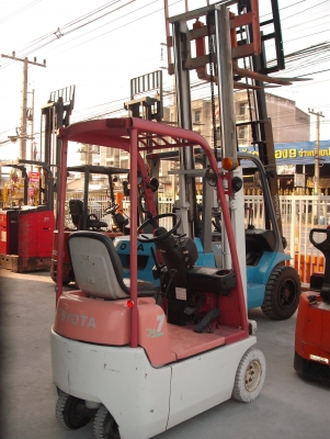 รถโฟล์คลิฟท์มือสอง รถโฟล์คลิฟท์มือสอง