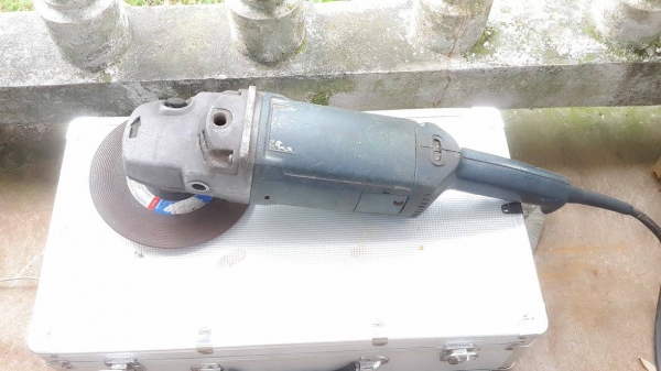 หินเจียรbosch9นิ้วพร้อมใช้งาน2200บาทพร้อมส่ง