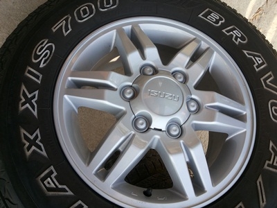 ขายล้อแม็กISUZU D-max HI -lander ขอบ 16 เดิมพร้อมยาง 1 ชุด