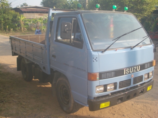 ขาย ISUZU NKR 88 แรงม้าห้างแท้สวยๆครับ ขาย ISUZU NKR 88 แรงม้าห้างแท้สวยๆครับ