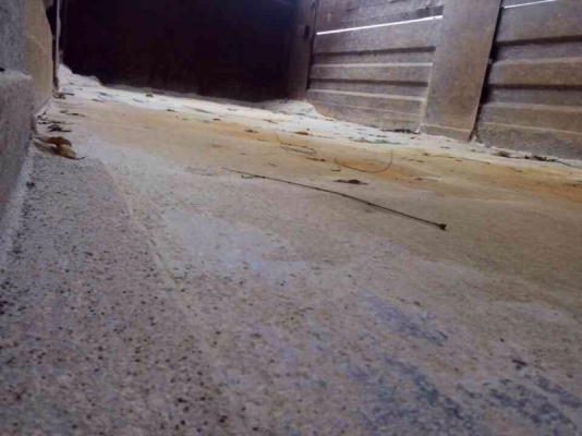 รถนิสสัน 10 ล้อดั้ม 230 แรงม้า.  สนใจติดต่อ 081 - 6079515