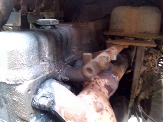 รถนิสสัน 10 ล้อดั้ม 230 แรงม้า.  สนใจติดต่อ 081 - 6079515