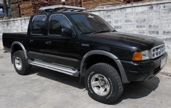 FORD  4WD   4 ประตู ปี 44 -ขายแล้วครับ-