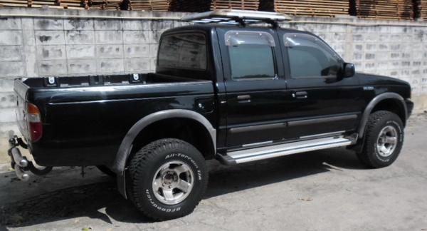 FORD  4WD   4 ประตู ปี 44 -ขายแล้วครับ-