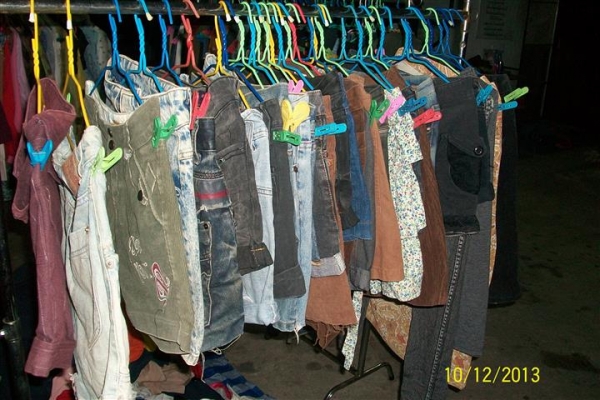 ขายผ้ามือสอง เอาไปลงนัดขายต่อได้เลยครับ