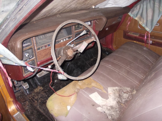 ร้าน m601 ขายฟอร์ด  ltd  เครื่องv8 ทะเปียนแท้พร้อมโอน