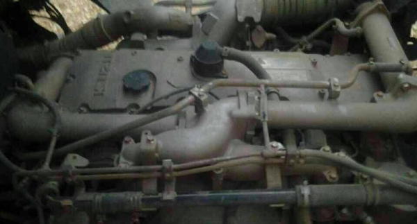 รถอีซูซุ 10 ล้อดั้ม 360 แรงม้า ปี 55  ( รถวิ่ง 16x,xxx กม. ) สนใจติดต่อ 081 - 6079515