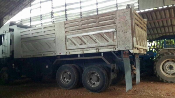 รถอีซูซุ 10 ล้อดั้ม 360 แรงม้า ปี 55  ( รถวิ่ง 16x,xxx กม. ) สนใจติดต่อ 081 - 6079515