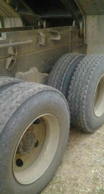 รถอีซูซุ 10 ล้อดั้ม 360 แรงม้า ปี 55  ( รถวิ่ง 16x,xxx กม. ) สนใจติดต่อ 081 - 6079515