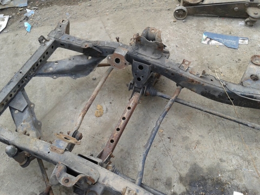 TOYOTA LN56 สี่ประตู เลื่อนช่วงสั้น TOYOTA LN56 สี่ประตู เลื่อนช่วงสั้น