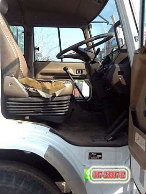 ขาย  รถบรรทุก 6 ล้อ ขนาดใหญ่ กระบะพื้นเรียบ HINO