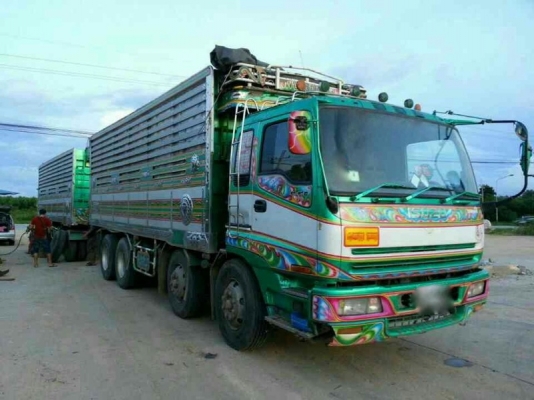 รถอีซุซุ 12  ล้อดั้ม จีก้า. 360 แรงม้า  ( ขายแม่ลูก )  สนใจติดต่อ 081 - 6079515