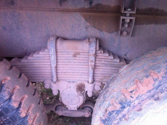 รถอีซูซุ 10 ล้อดั้ม 210 แรงม้า  ( จัมโบ้. )  สนใจติดต่อ 081 - 6079515