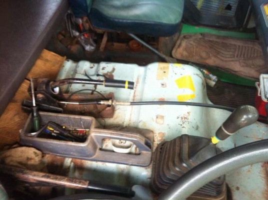 รถอีซูซุ 10 ล้อดั้ม 210 แรงม้า  ( จัมโบ้. )  สนใจติดต่อ 081 - 6079515