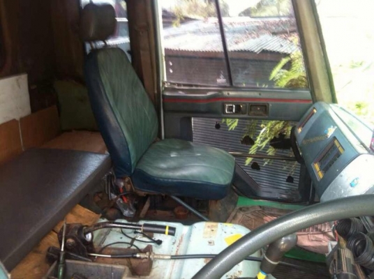 รถอีซูซุ 10 ล้อดั้ม 210 แรงม้า  ( จัมโบ้. )  สนใจติดต่อ 081 - 6079515