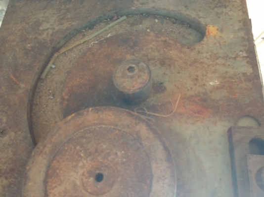 เครื่องดัดเหล็กสภาพพร้อมใช้งานครับขนาดดัดได้สูงสุด 32  มิลครับน้ำหนักประมาณ 115  กก. ครับเป็นของโอคูลาครับราคาเบิกใหม่เกือบแปดหมื่นครับ  ราคานี้คุ้มมากครับ