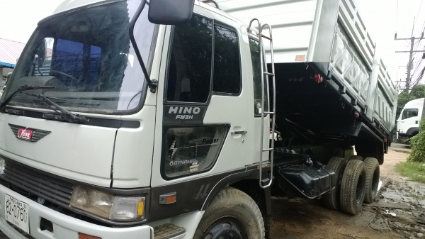 HINO FM3H NLA 195แรง รถห้างแท้เดิมๆ เก็บสีใหม่ เก็บงานใหม่..ให้สภาพดีพร้อมใช้
