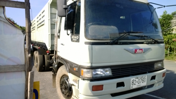 HINO FM3H NLA 195แรง รถห้างแท้เดิมๆ เก็บสีใหม่ เก็บงานใหม่..ให้สภาพดีพร้อมใช้