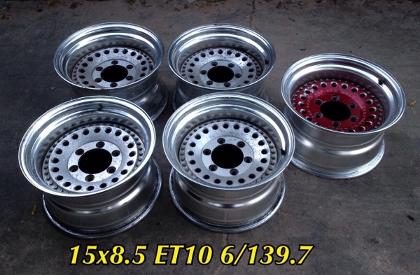 ขายล้อหยดน้ำ 2 ชิ้นแท้ ขอบ 15x8.5 ET10 6/139.7 ออฟลึกๆ เดิมจากยุ่น มี 5 วง