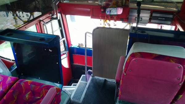 ขายรถบัสปรับอากาศ 6 ล้อ ถุงลม UD ทั้งชุด