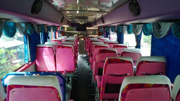 ขายรถบัสปรับอากาศ 6 ล้อ ถุงลม UD ทั้งชุด