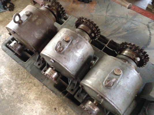 ขายหัวเกียร์ทดรอบ LIH CHU อัตราทด 1:30 สภาพดี หมุนคล่องไม่ดัง พร้อมใช้งาน มี 3 ตัวครับ