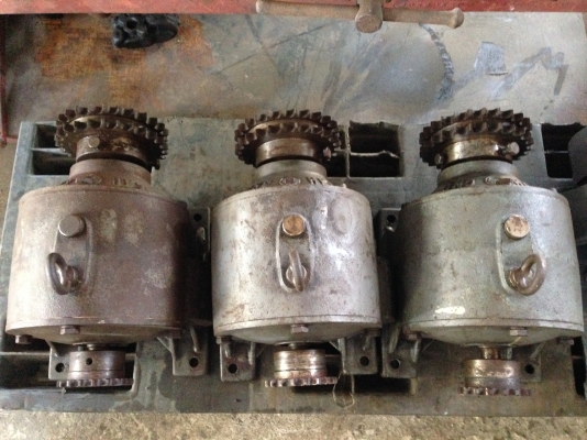 ขายหัวเกียร์ทดรอบ LIH CHU อัตราทด 1:30 สภาพดี หมุนคล่องไม่ดัง พร้อมใช้งาน มี 3 ตัวครับ