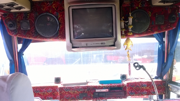 ขายรถบัสแอร์ 6 ล้อ